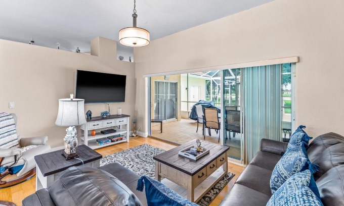 Deep Creek House | Tranquility by the Lake