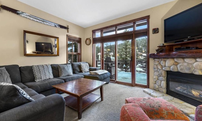 Sun Peaks House | Trapper's Landing 38: Charming 2BDRM Townhome w/Private Hot Tub