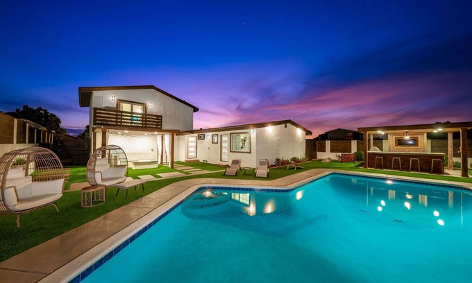 Chula Vista House | Traveler's Dream:Outdoor Bar, Cabana, Arcade, Pool