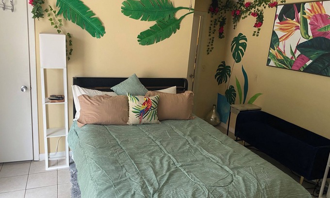 Casselberry Apartment | Traveler's Dream: Refresh & Recharge Poolside