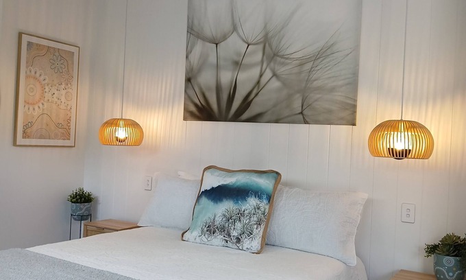 Corindi Beach Apartment | Travelers Palm Private Guest Suite - Easy stroll to Corindi Beach
