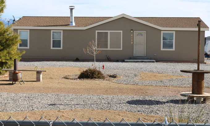 Pahrump House | Traveling nurses, construction workers dream for 30 nights or more