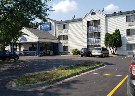 Brooklyn Center Hotel | Travelodge by Wyndham Brooklyn Center