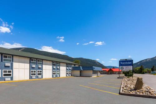 Blairmore Hotel | Travelodge by Wyndham Blairmore