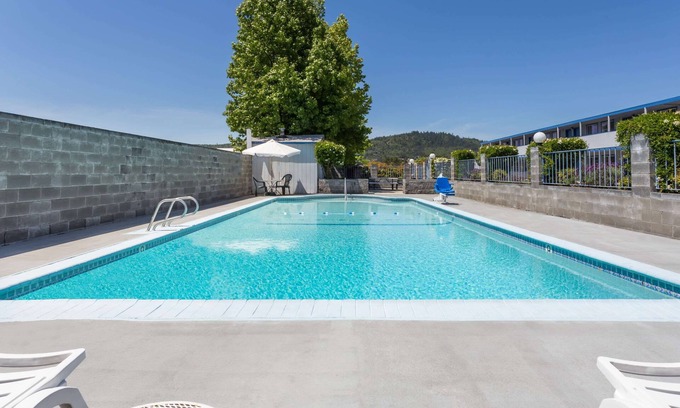 Grants Pass Hotel | Travelodge by Wyndham Grants Pass