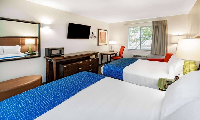 Lovell Hotel | Travelodge by Wyndham Lovell/Bighorns