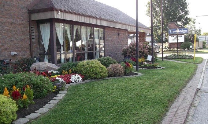 North Bay Hotel | Travelodge by Wyndham North Bay Lakeshore