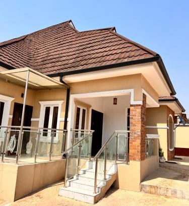 Ofin House | Treasure Park & Garden, Golf Estate. Simawa