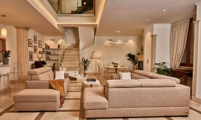 Rome City Centre Apartment | TreasureRome Trevi Private Palace