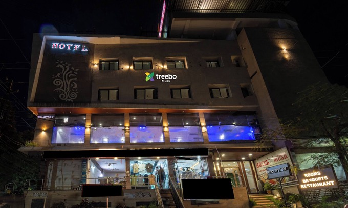 Indore Hotel | Treebo Musk