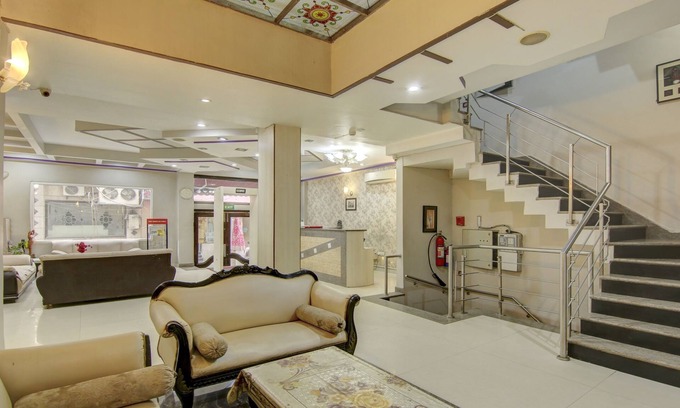 Karol Bagh Hotel | Treebo Rockwell Plaza