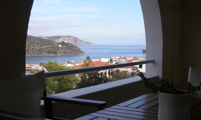 Ermionida Apartment | Treehouse Holiday Homes