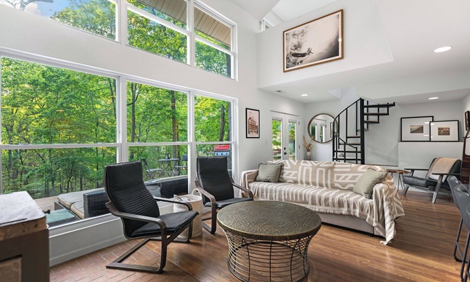 Shawnee Bend House | Treehouse LOZ – Seclusion for 6!