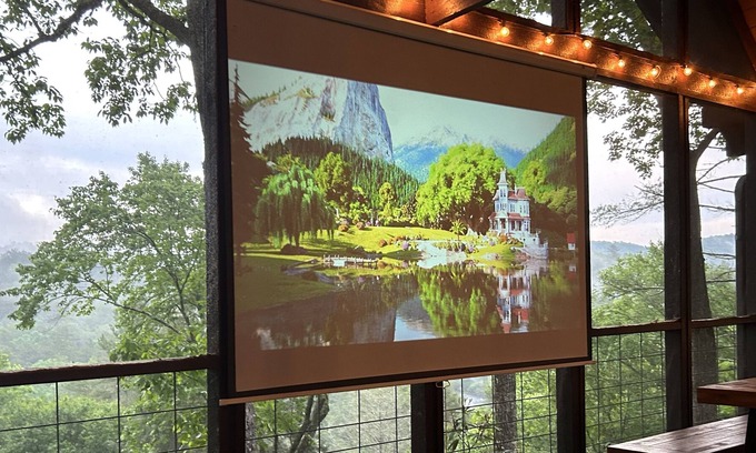 Raccoon Ridge Cabin | Treehouse View of Mountains, River + Outdoor Movie + Hot Tub + Fire Pit + Arcade
