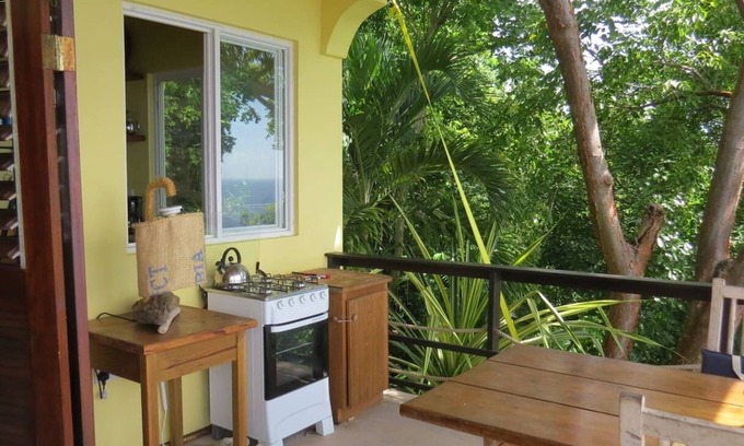 Marigot Bay Cottage | Treetop Eco Apartment - Treehouse Marigot Bay