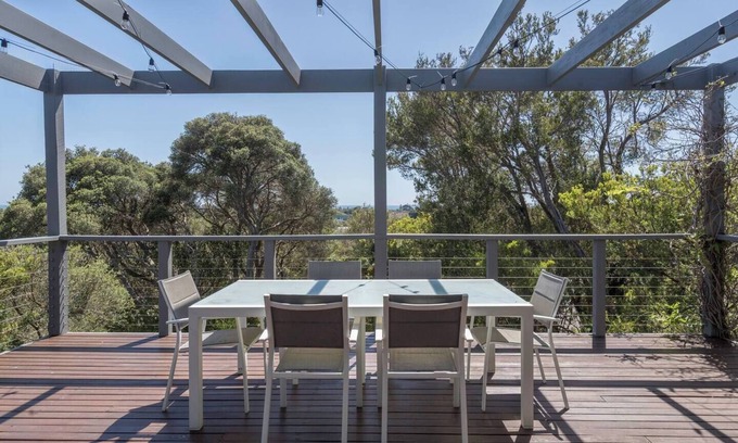Tootgarook House | Treetop Tides Scenic Tootgarook Coastal Getaway