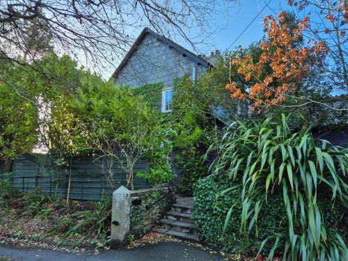 Looe House | Tregarthen Cottage - tranquil totally self-contained room near Looe with EV point