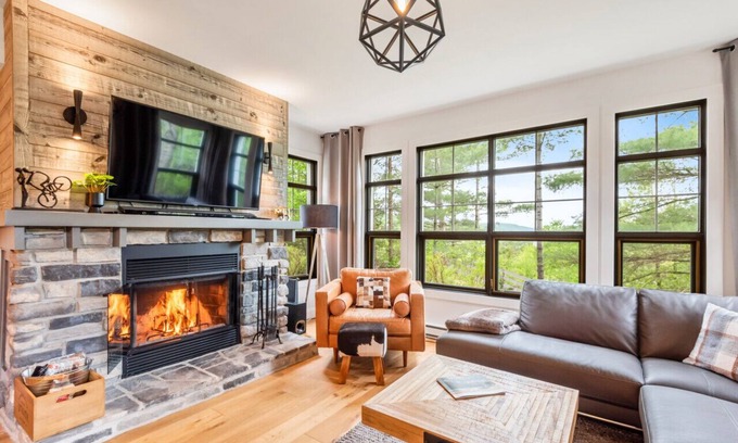 Tremblant-Les-Eaux Apartment | Tremblant Prestige - Les Eaux 235-1