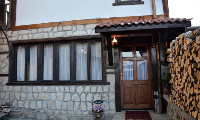 Smolyan Villa | Trenchova Guest House in Bansko, spa, sauna, 8 bed rooms