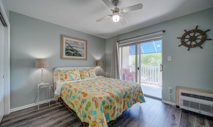 North End Condo | Trendy 1BD Balcony, Pool Small fam/couples stay!