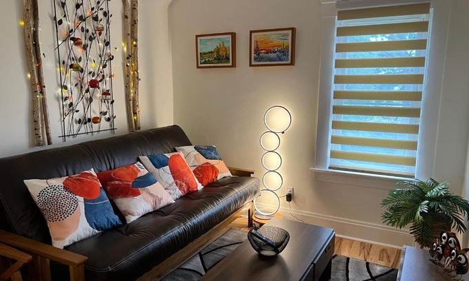 Tremont Apartment | Trendy in Tremont, Cleveland (Upper)