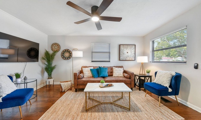 Lakeshore South House | Trendy Jax Home Near Downtown, 30-mins to Beach