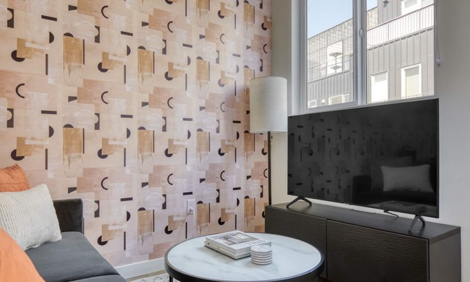 Silver Lake Apartment | Trendy Silverlake Studio w/ W/D, Pool & Gym, nr stadium, by Blueground