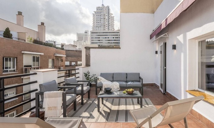 Moncloa - Arguelles Apartment | Trentola - 3 bedroom in Malasaña