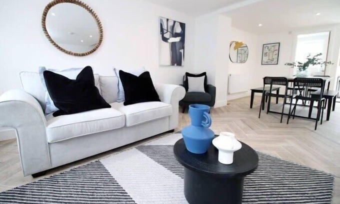 Pentre House | Treorchy Terrace: Stunning Rhondda Valley