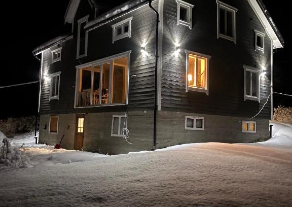 Ljustorp Villa | Trevlig Villa med WI-FI 500MBIT!