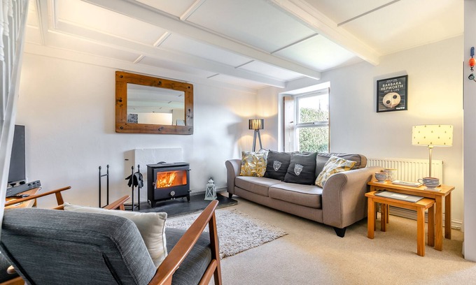Pendeen House | Trevow - Three Bedroom House, Sleeps 4
