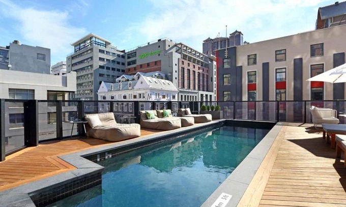 Cape Town City Centre Apartment | Triangle Luxury Suites