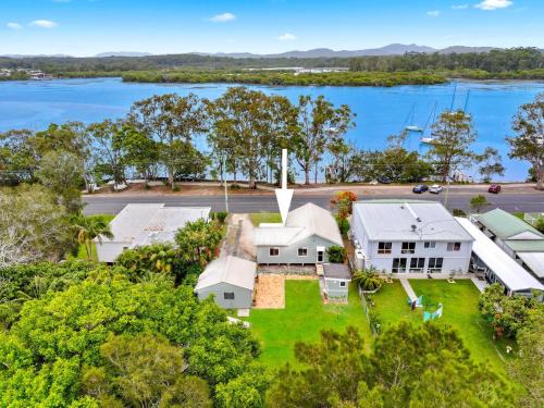 Dunbogan House | Tribal Tides - waterfront cottage, pet friendly