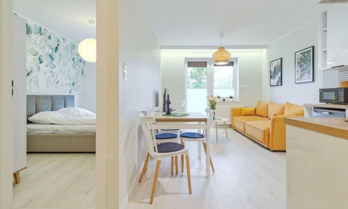 Pruszcz Gdanski Apartment | Tricity Retreat Apartments with Parking - by Rentujemy
