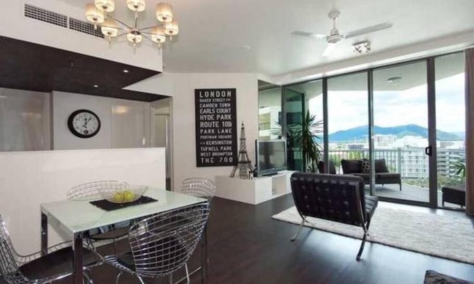 Cairns Central Business District Apartment | Trilogy on the Esplanade - Free Wi-Fi