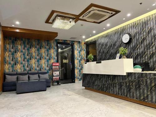 Kakarmatha Hotel | Trimrooms Triumph Banaras Railway Station