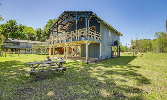 Votaw Cottage | Trinity River Cottage w/Deck + Water Views