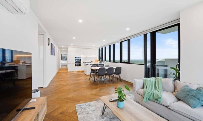 Box Hill Apartment | Trio Box Hill - Lux 3BR Penthouse Beauty w parking