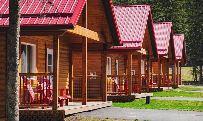 Jasper East Cabin | Triple Bedroom Unit in the Mountain
