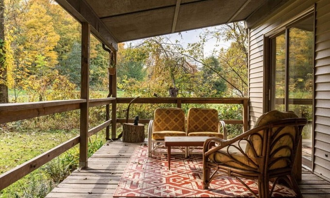 Bellville House | Triple Creek 3 bedroom Cabin near Mohican Park, Malabar Farms & Snow Trails