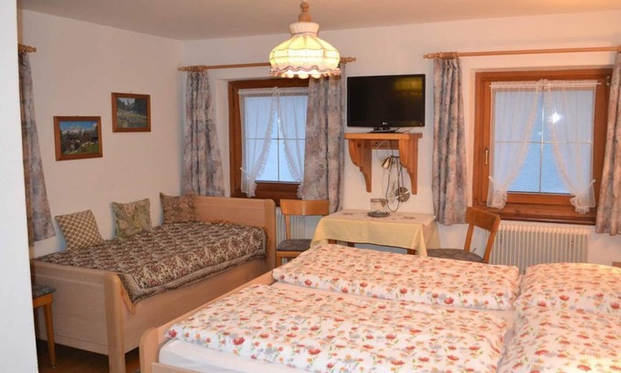 Achenkirch Apartment | Triple room with shower and WC - Landhaus Mayer