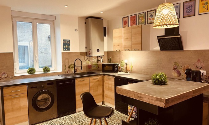 Belleville Apartment | Triplex Belleville 4 lits simples