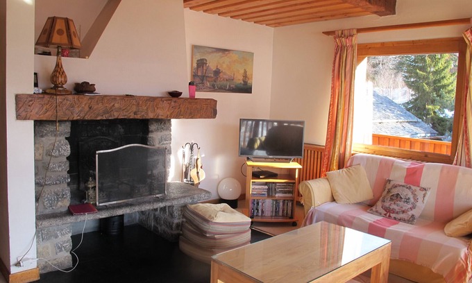 Meribel Apartment | Trois Vallées Meribel - Grand Appartement Avec Soleil, Balcon et vue Montagne