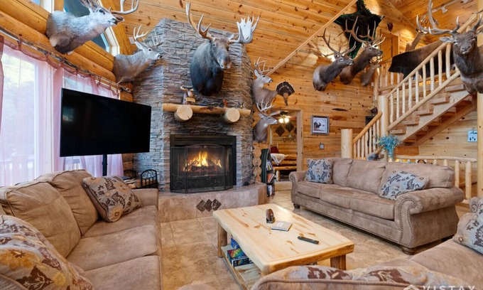 Duck Creek Village Cabin | Trophy Room Retreat - Large Lodge Sleeps up to 15
