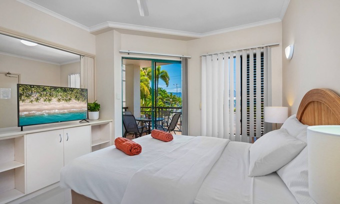Cairns North Apartment | Tropic Towers: Cairns City Family Apartment
