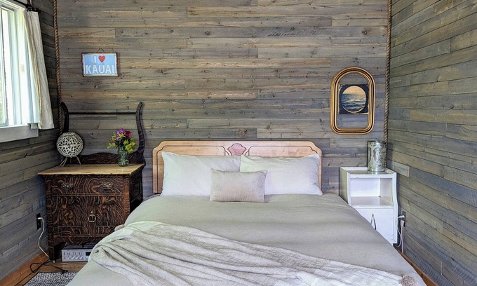 Gray Creek Cabin | Tropical, elegant, artistic, sparkling clean, with no light pollution.nAMAZING.