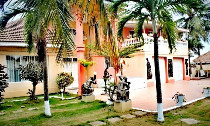 Teshie House | Tropical Ghana House