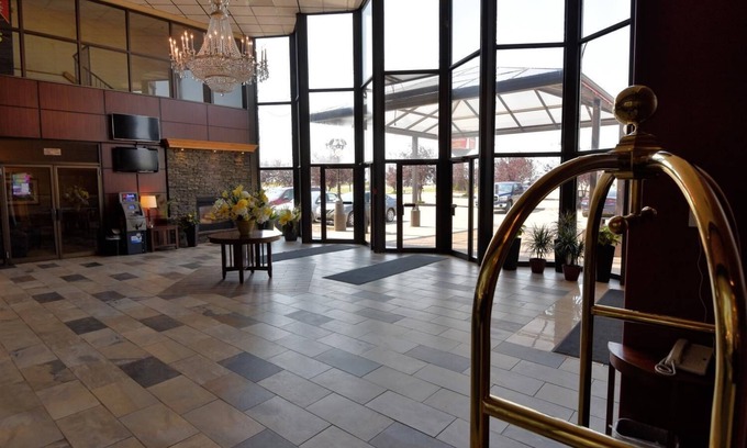 North Battleford Hotel | Tropical Inn