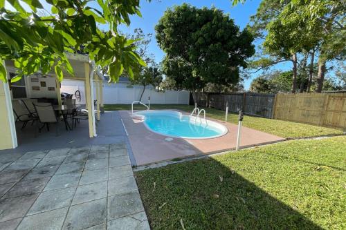 Pinellas Park House | Tropical Mango