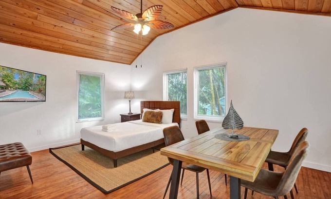 Riverside Park Apartment | Tropical Oasis: Studio w/Pool